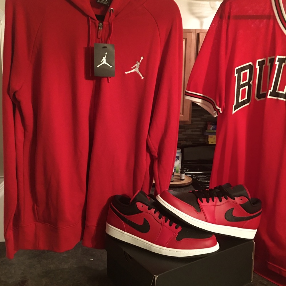 Jordan 1 low:12.5 / shooting shirt & hoodie: LARGE